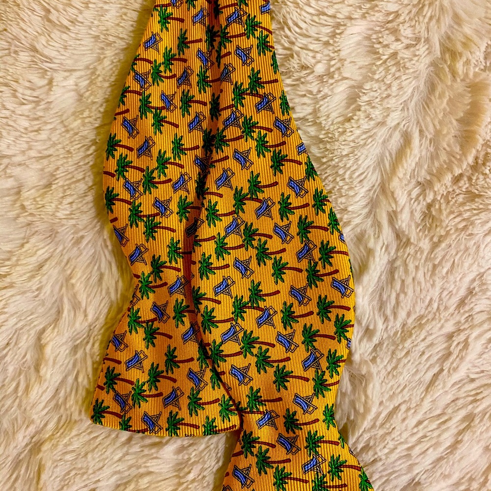 Men’s Beach Chair Themed Summer Bow Tie